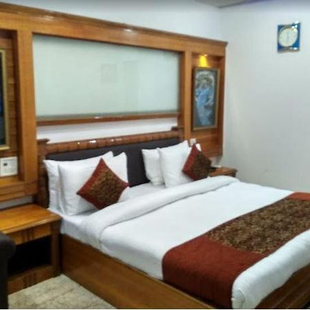 Tjs Royal Hotel Delhi  Ngoại thất bức ảnh