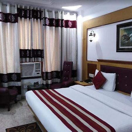 Tjs Royal Hotel Delhi  Ngoại thất bức ảnh