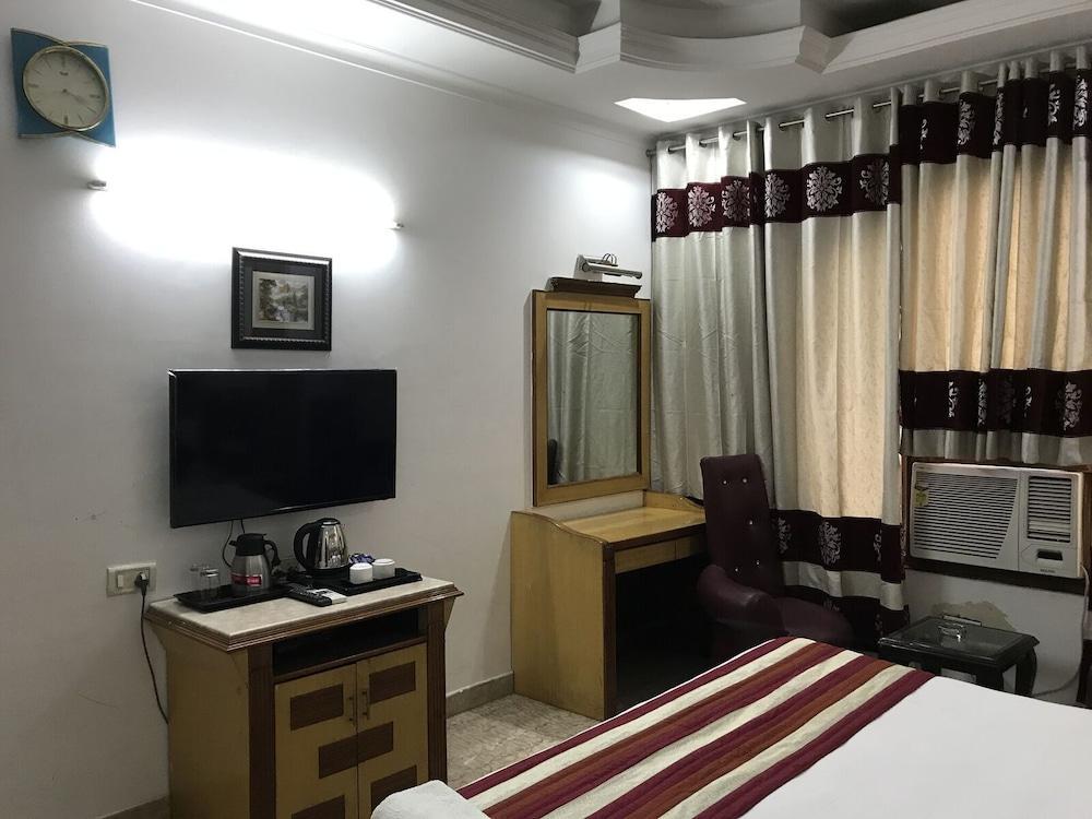 Tjs Royal Hotel Delhi  Ngoại thất bức ảnh