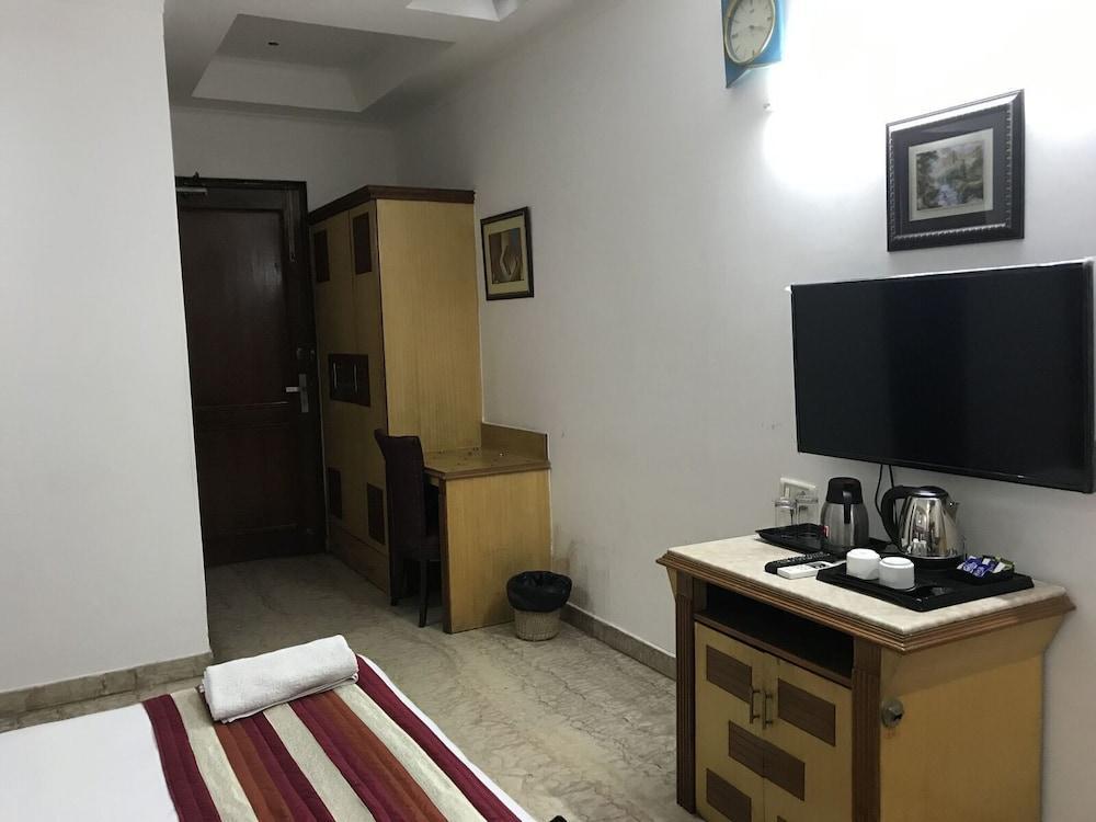 Tjs Royal Hotel Delhi  Ngoại thất bức ảnh