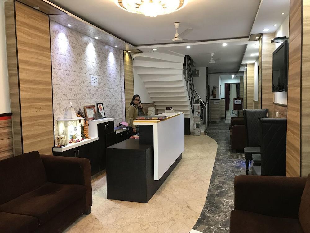 Tjs Royal Hotel Delhi  Ngoại thất bức ảnh