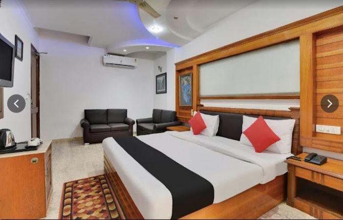 Tjs Royal Hotel Delhi  Ngoại thất bức ảnh
