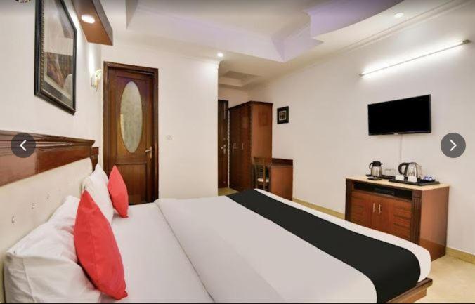 Tjs Royal Hotel Delhi  Ngoại thất bức ảnh