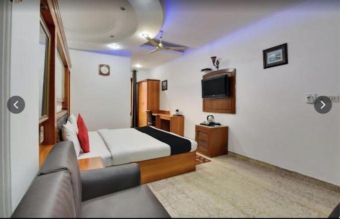 Tjs Royal Hotel Delhi  Ngoại thất bức ảnh