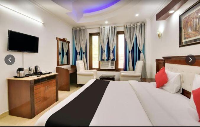Tjs Royal Hotel Delhi  Ngoại thất bức ảnh